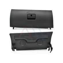 Load image into Gallery viewer, Tapa de guantera Jetta/Golf 00-07 dentada nga.