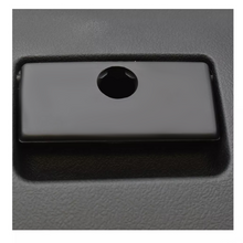 Load image into Gallery viewer, Tapa de guantera Jetta/Golf 00-07 dentada nga.