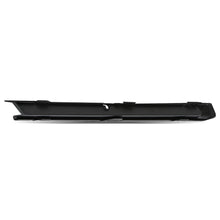 Cargar imagen en el visor de la galería, Moldura de defensa Jetta 15-18 del. der.