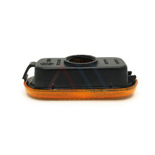 Load image into Gallery viewer, Cuarto direcc. salpicadera  Jetta 99-15 Clasico/ Vento 14-15/ Amarok 11-23/ Polo 03-08/ Sharan 02-07/ Transporter 10-16/ UP 16 Golf/Jetta 93-99  izq./der. naranja