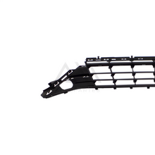 Load image into Gallery viewer, Parrilla de defensa Golf 18-21 c/moldura cromo central