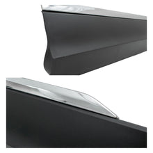 Cargar imagen en el visor de la galería, Moldura de puerta Tiguan 18-21 c/mold. cromo del. Der.