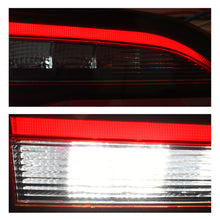 Cargar imagen en el visor de la galería, Calavera Jetta 19-21 Led interior izq.